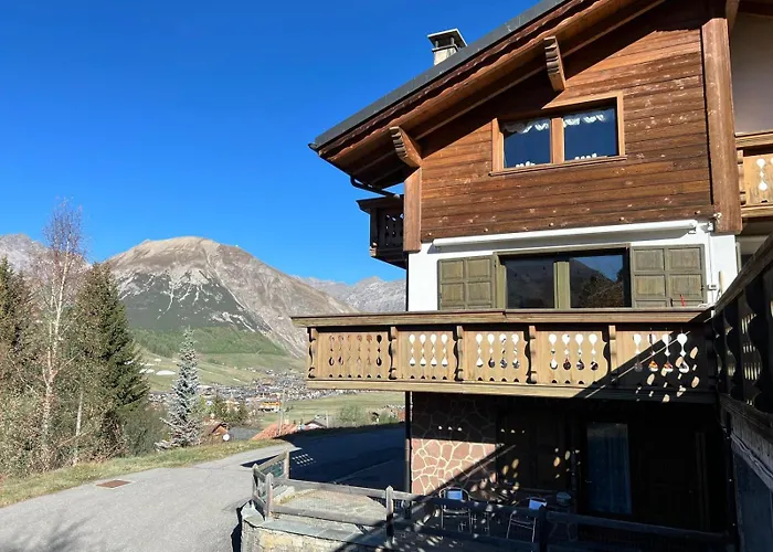 Levanto アパート リヴィーニョ